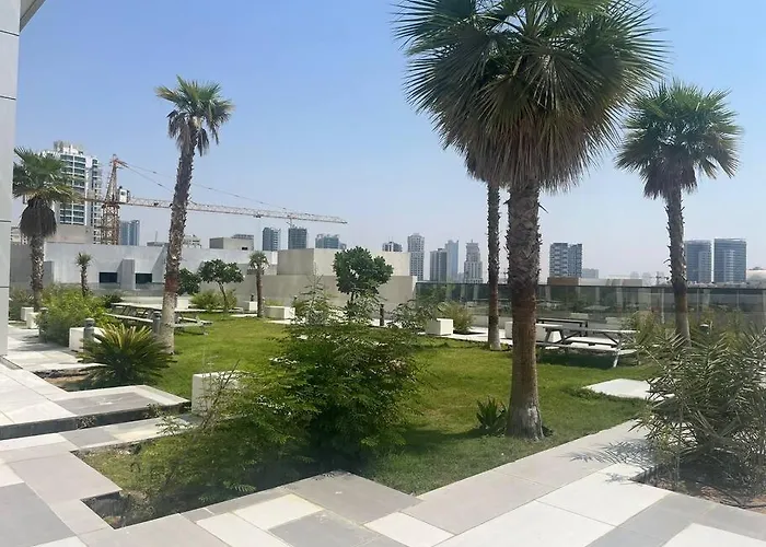 Elegante Vue Parc Et Piscine Au Coeur De Jvc