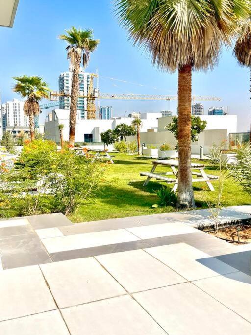 Elegante Vue Parc Et Piscine Au Coeur De Jvc Apartment Dubai